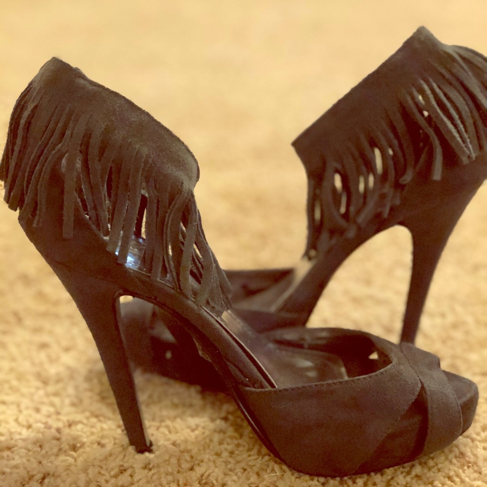Grey stilettos with fringe!